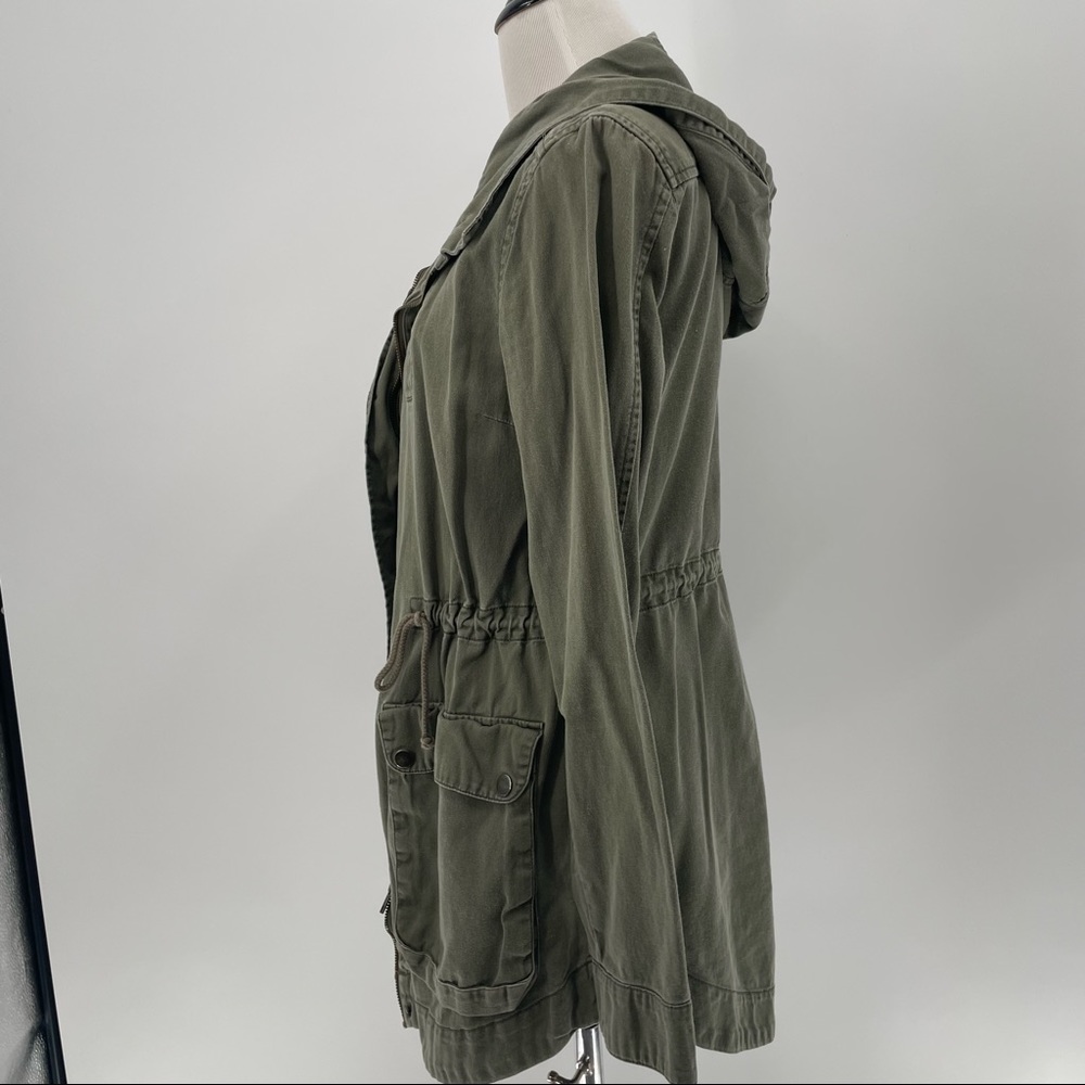 Bajee Collection Woman’s Green Jacket - Picture 4 of 6